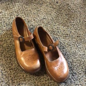 Brown, Cute, & Comfy (Clogs? Mary Janes?)